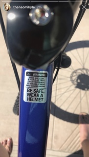 Naomi Kyle feet photo thumbnail