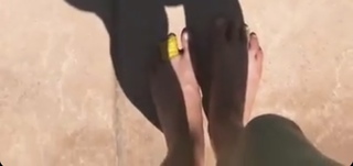 Naomi Kyle feet photo thumbnail