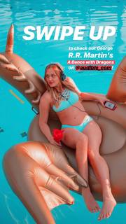 Naomi Kyle feet photo thumbnail