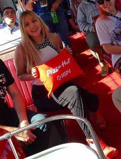 Naomi Kyle feet photo thumbnail