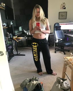 Naomi Kyle feet photo thumbnail