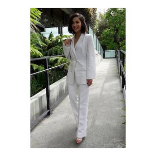 Naomi Scott feet photo thumbnail