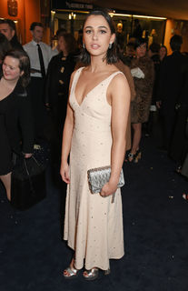 Naomi Scott feet photo thumbnail
