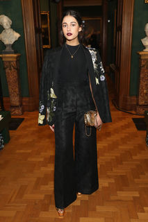 Naomi Scott feet photo thumbnail