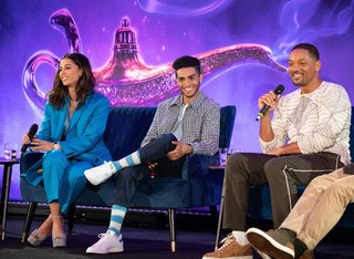 Naomi Scott feet photo thumbnail