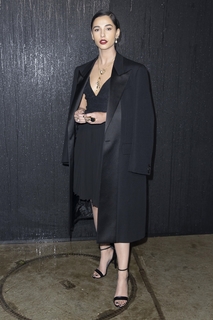 Naomi Scott feet photo thumbnail