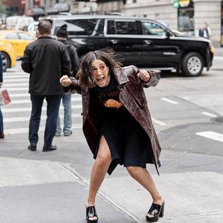 Naomi Scott feet photo thumbnail
