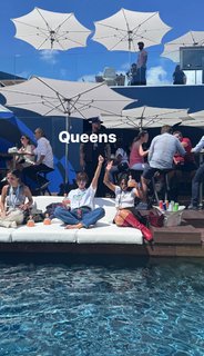 Naomi Scott feet photo thumbnail