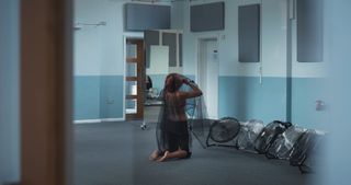 Naomi Scott feet photo 20