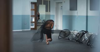 Naomi Scott feet photo 17