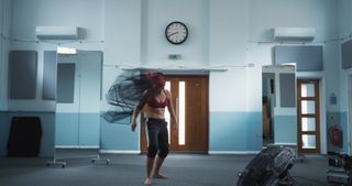 Naomi Scott feet photo 10