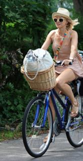 Naomi Watts feet photo thumbnail