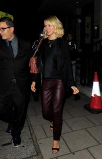 Naomi Watts feet photo thumbnail