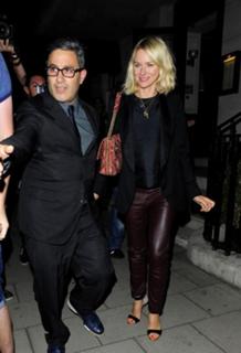 Naomi Watts feet photo thumbnail