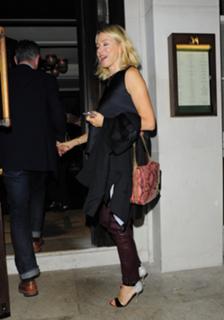 Naomi Watts feet photo thumbnail