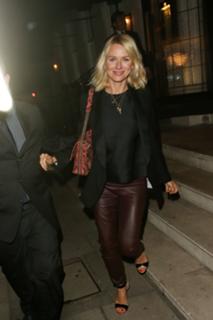 Naomi Watts feet photo thumbnail
