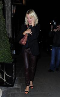 Naomi Watts feet photo thumbnail