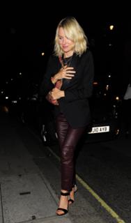 Naomi Watts feet photo thumbnail