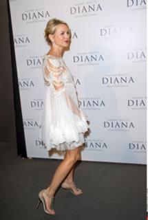 Naomi Watts feet photo thumbnail