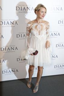 Naomi Watts feet photo thumbnail