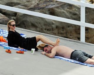 Naomi Watts feet photo thumbnail