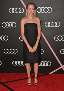 Naomi Watts feet photo thumbnail