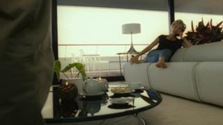 Naomi Watts feet photo thumbnail