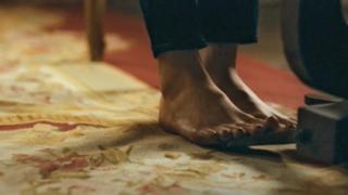 Naomi Watts feet photo thumbnail