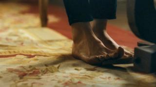 Naomi Watts feet photo thumbnail