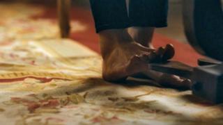 Naomi Watts feet photo thumbnail