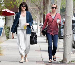 Naomi Watts feet photo thumbnail