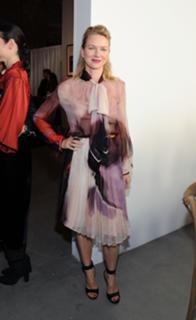 Naomi Watts feet photo thumbnail