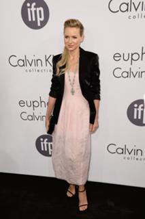 Naomi Watts feet photo thumbnail