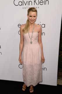 Naomi Watts feet photo thumbnail