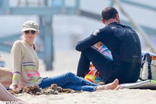 Naomi Watts feet photo thumbnail