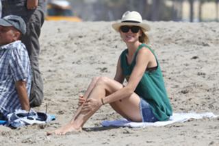 Naomi Watts feet photo thumbnail