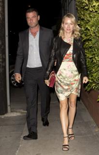 Naomi Watts feet photo thumbnail