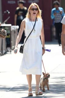 Naomi Watts feet photo thumbnail