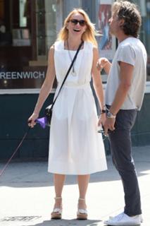 Naomi Watts feet photo thumbnail