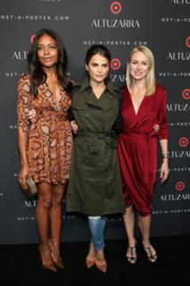 Naomi Watts feet photo thumbnail