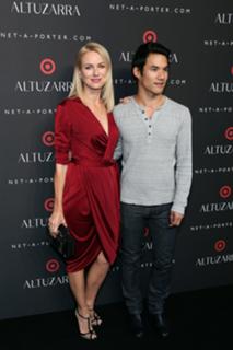 Naomi Watts feet photo thumbnail