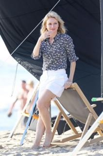 Naomi Watts feet photo thumbnail