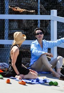 Naomi Watts feet photo thumbnail