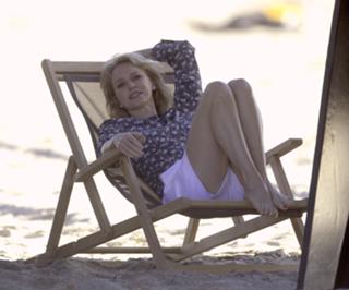 Naomi Watts feet photo thumbnail