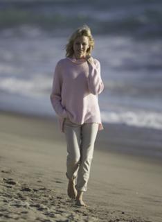 Naomi Watts feet photo thumbnail