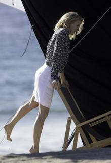 Naomi Watts feet photo thumbnail