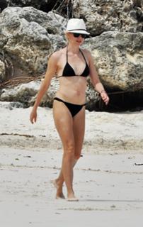 Naomi Watts feet photo thumbnail
