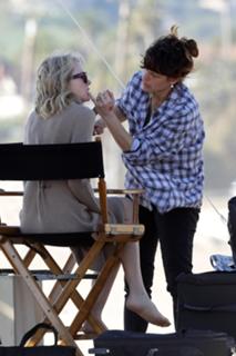 Naomi Watts feet photo thumbnail