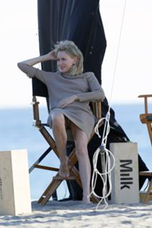 Naomi Watts feet photo thumbnail