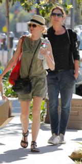 Naomi Watts feet photo thumbnail